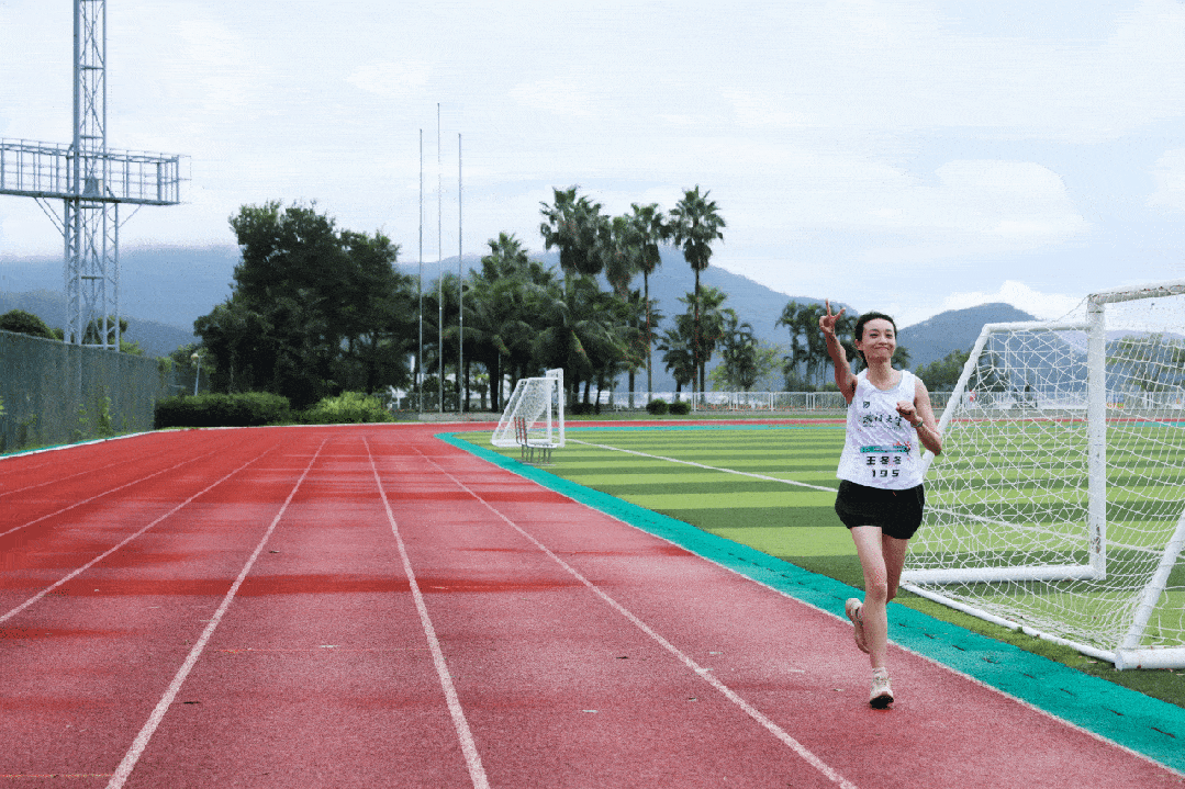 B体育视频-鞭策自己向前冲！选手奋力冲刺取胜的简单介绍