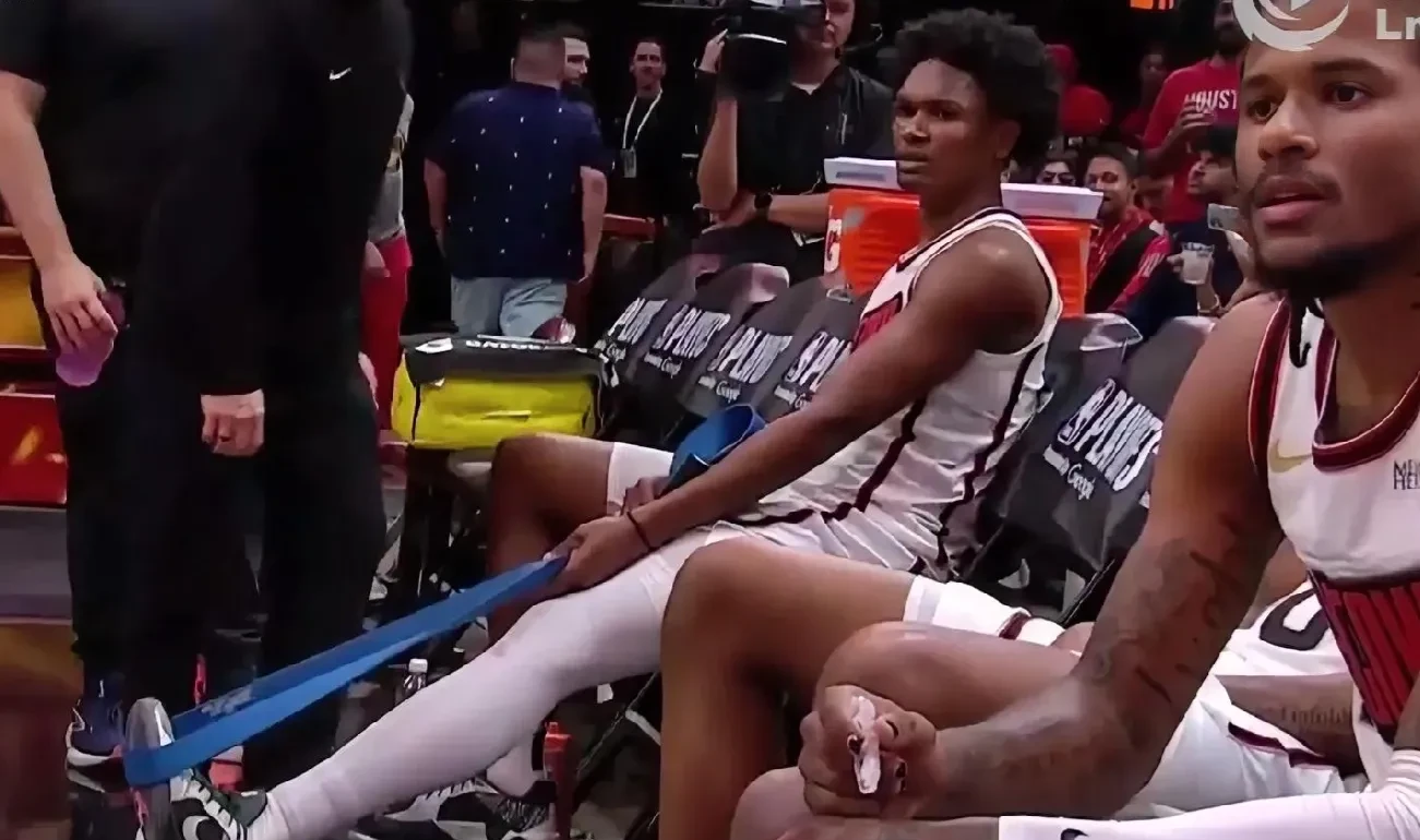 B体育课程-关于火箭三分手感冰凉，主场再度告负战绩不佳愁眉不展的信息