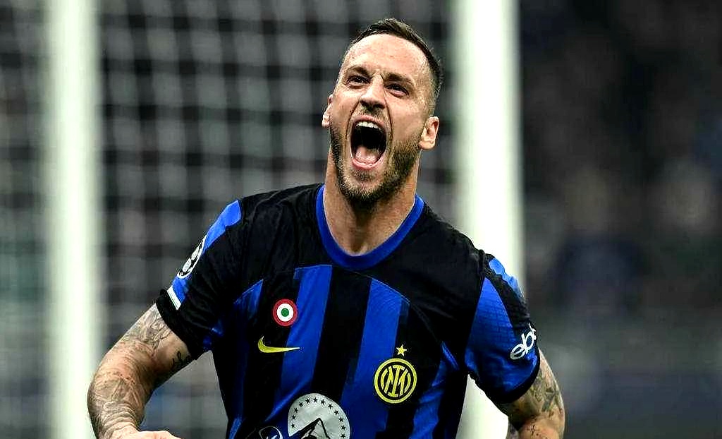 包含阿贾克斯对决国米,战术各显神通的词条 包含阿贾克斯对决国米,战术各显神通的词条