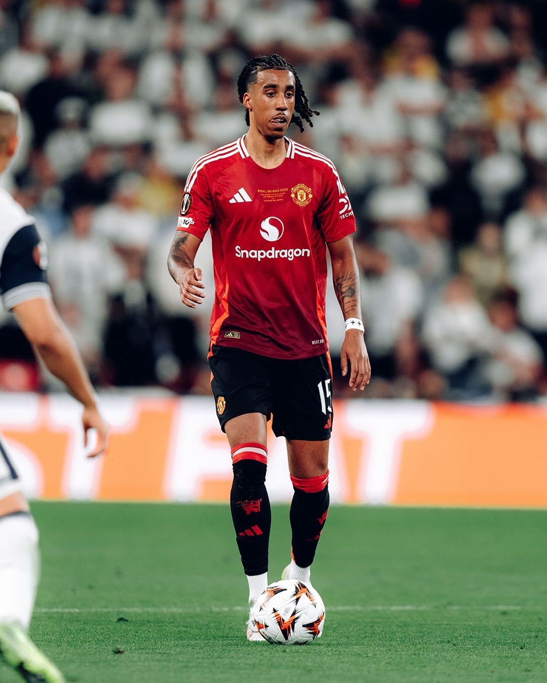 曼联惨败遭淘汰,无缘八强 曼联惨败遭淘汰,无缘八强