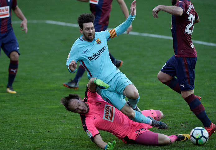 埃瓦尔客场被逼平,连胜终结 埃瓦尔客场被逼平,连胜终结