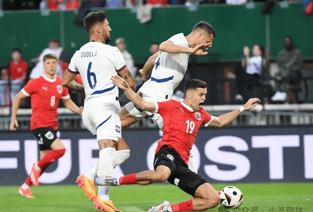 土耳其队在欧洲杯资格赛中实力强劲 土耳其队在欧洲杯资格赛中实力强劲