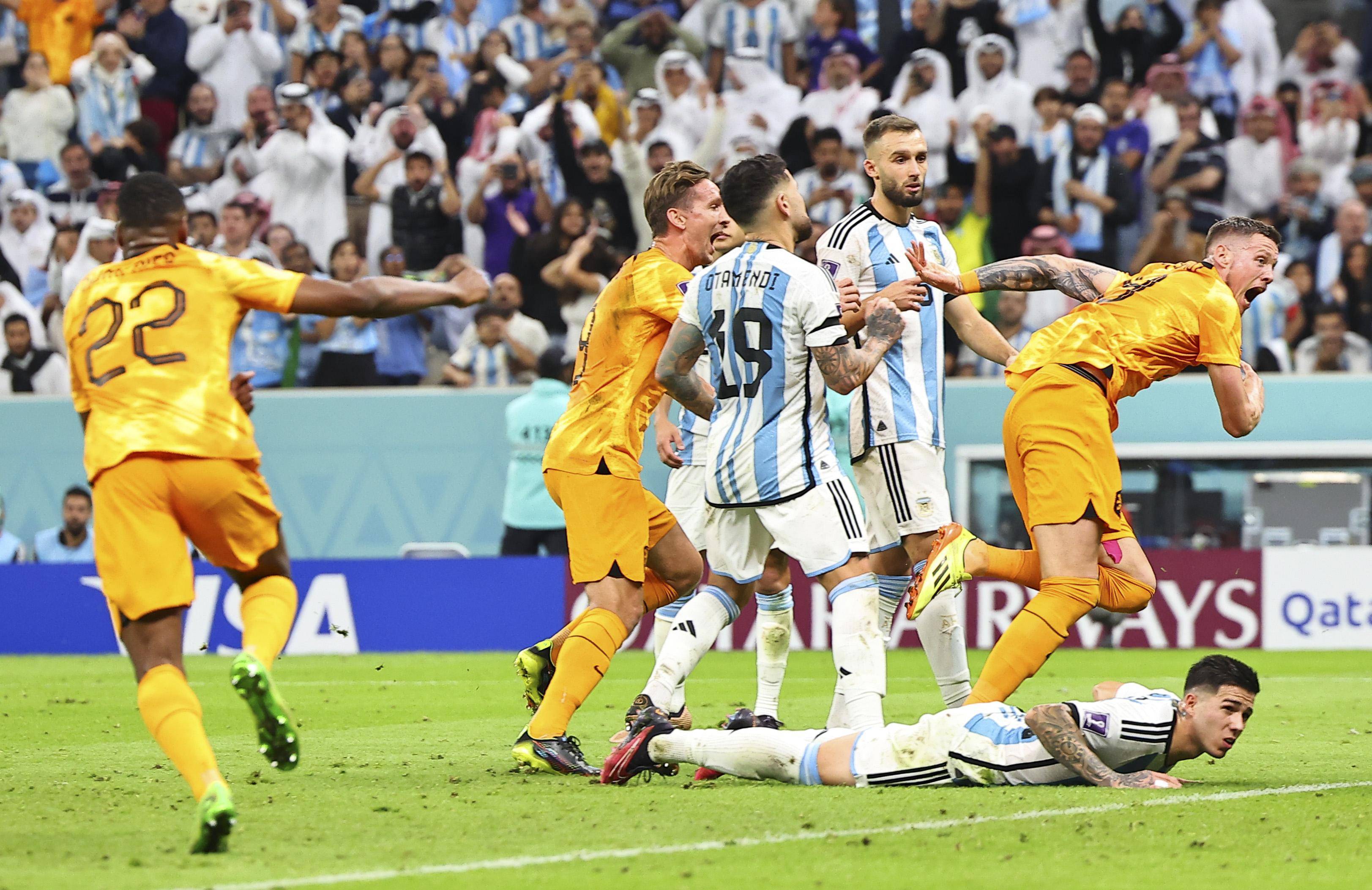 B体育课程-包含荷兰队打破僵局，刷新最佳表现的词条