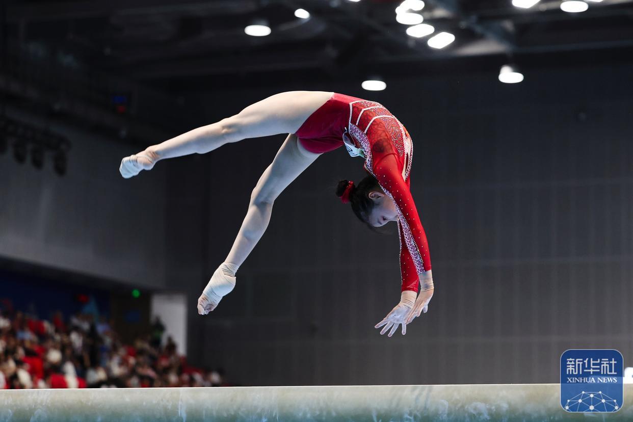 B体育官方-关于体操冠军多项荣誉加冕，技艺展现无限魅力的信息